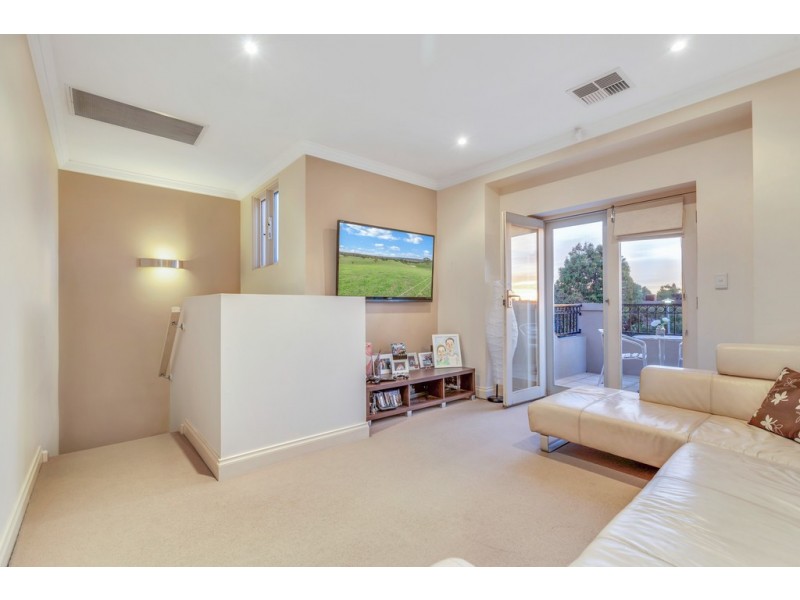 6 Tobago Ct, West Lakes SA 5021