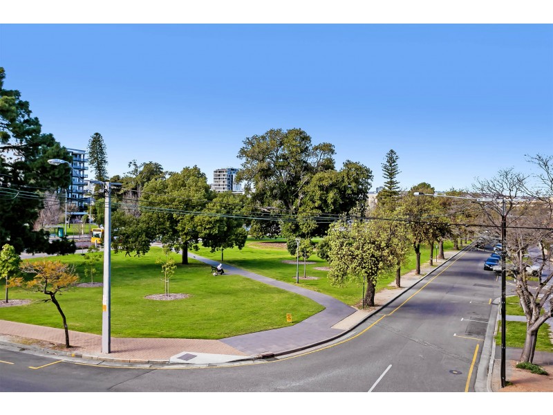 12/142 Carrington Street, Adelaide SA 5000
