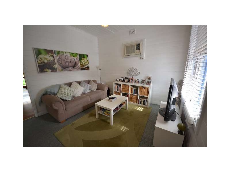 8 Sutherland Street, Glanville SA 5015