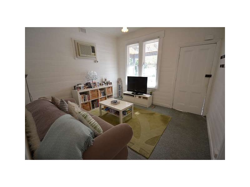 8 Sutherland Street, Glanville SA 5015