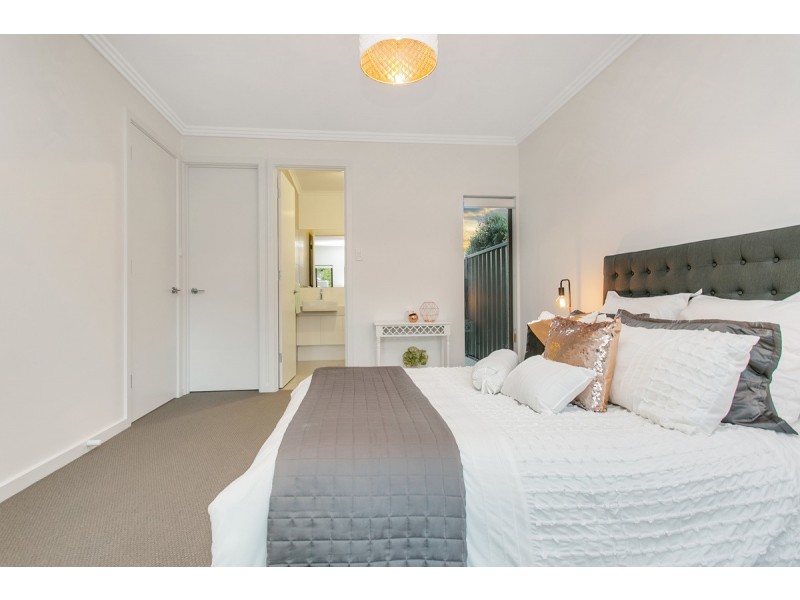 8A Wharfe Street, Woodville South SA 5011