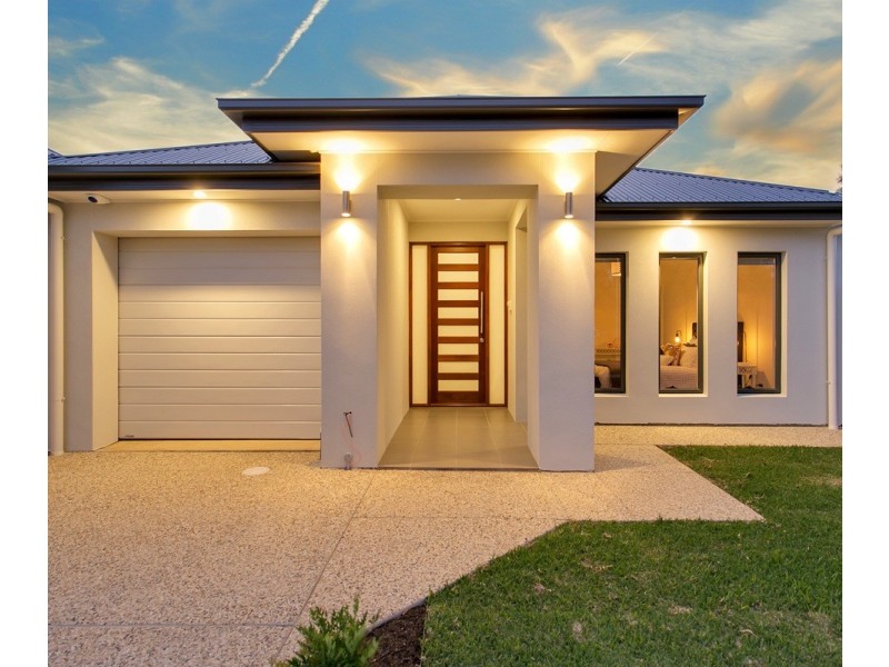 8A Wharfe Street, Woodville South SA 5011