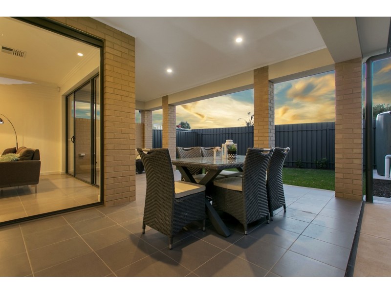 8A Wharfe Street, Woodville South SA 5011