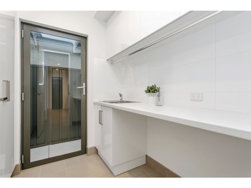 8A Wharfe Street, Woodville South SA 5011