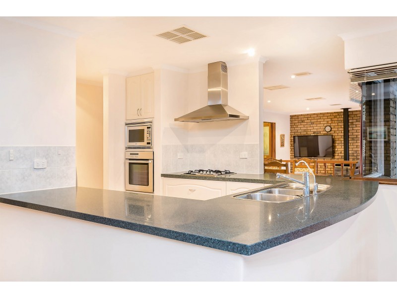 7 Nareeda Way, West Lakes SA 5021