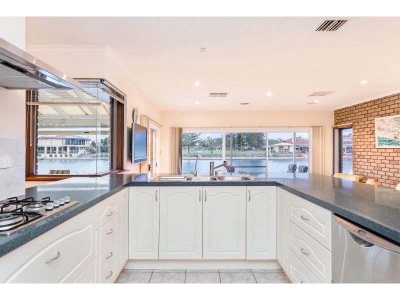 7 Nareeda Way, West Lakes SA 5021