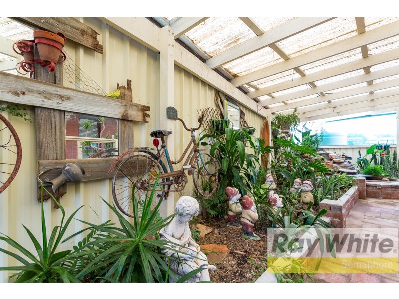 28 Tucker Crescent, North Haven SA 5018