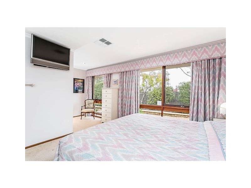 18 Corfu Court, West Lakes SA 5021