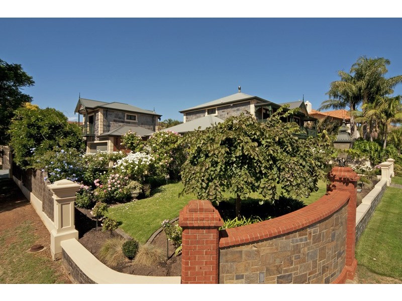 2 Rawson Penfold Drive, Rosslyn Park SA 5072