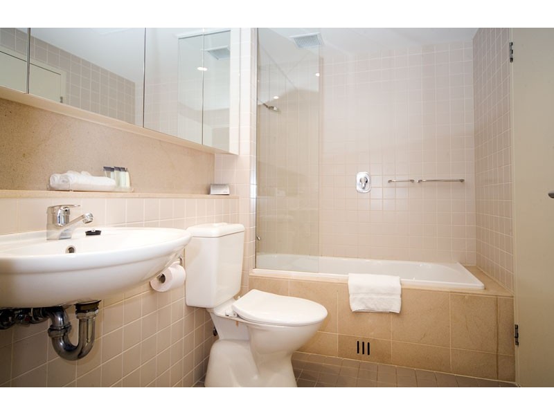 524/16 Holdfast Prom, Glenelg SA 5045