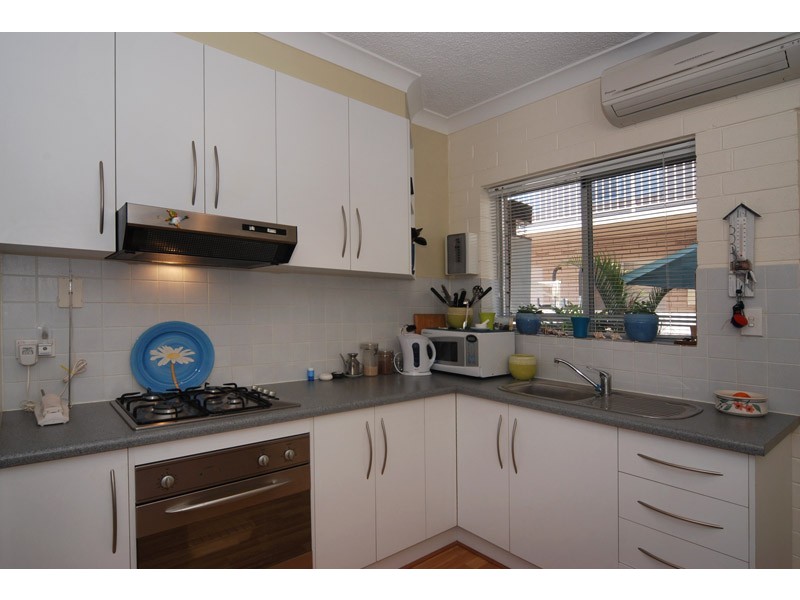 Unit 2/11 Alexander Street, Largs Bay SA 5016