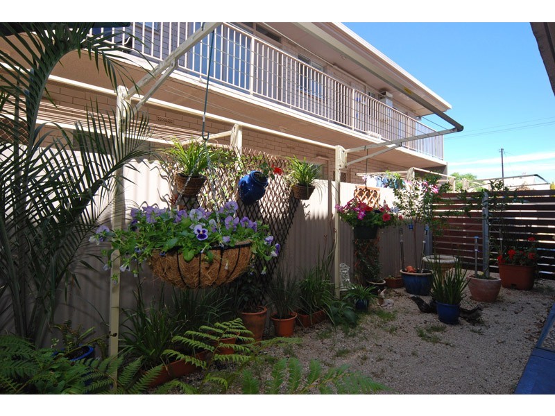 Unit 2/11 Alexander Street, Largs Bay SA 5016