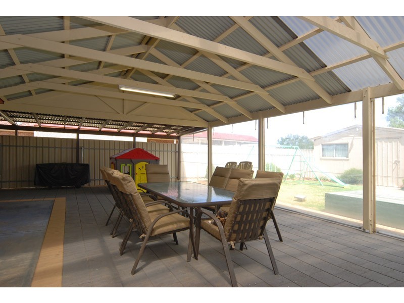 17 Trotters Drive, Globe Derby Park SA 5110