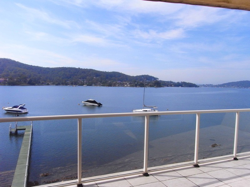 6/3-7 WHARF STREET, East Gosford NSW 2250