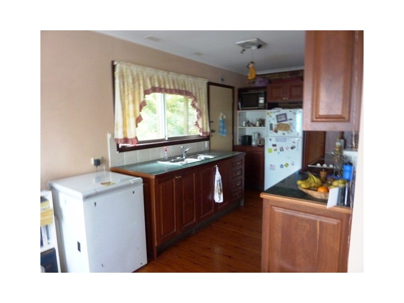 2 Andra Place, Wyoming NSW 2250