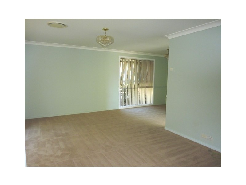 4 Yanderra Cres, Narara NSW 2250