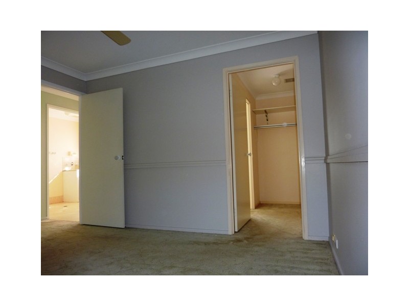 4 Yanderra Cres, Narara NSW 2250