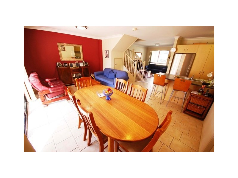 11/164 Albany Street, Point Frederick NSW 2250
