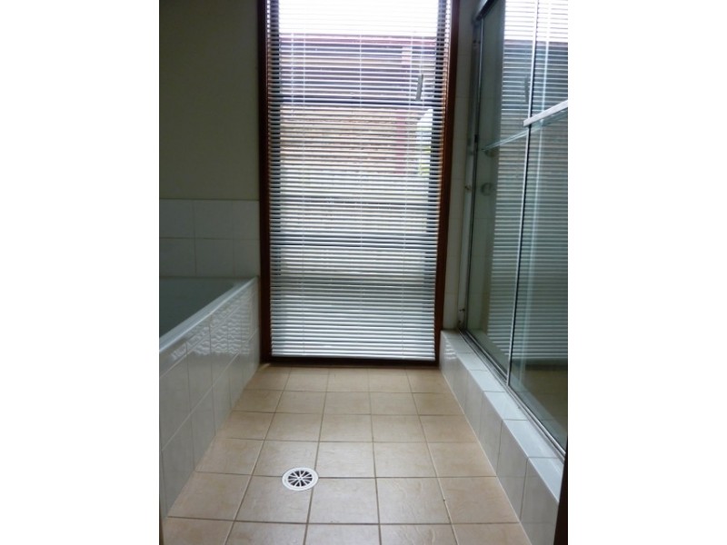 8 Blackwood Close, Narara NSW 2250