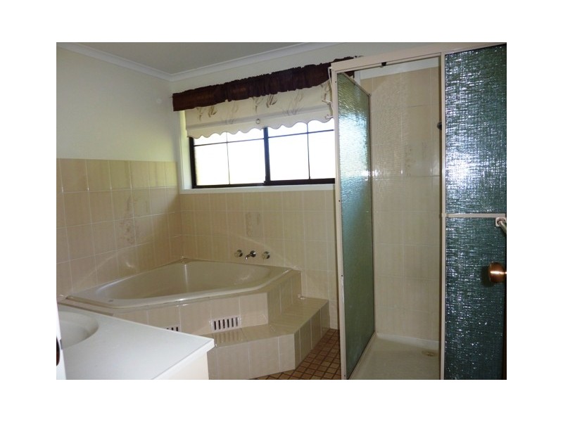 3 Boulder Cres, Narara NSW 2250