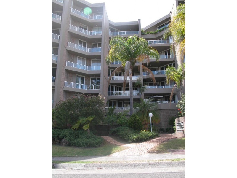 1/91 John Whiteway Drive, Gosford NSW 2250
