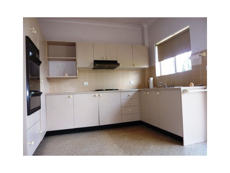 10/12 Kinarra Ave, Wyoming NSW 2250