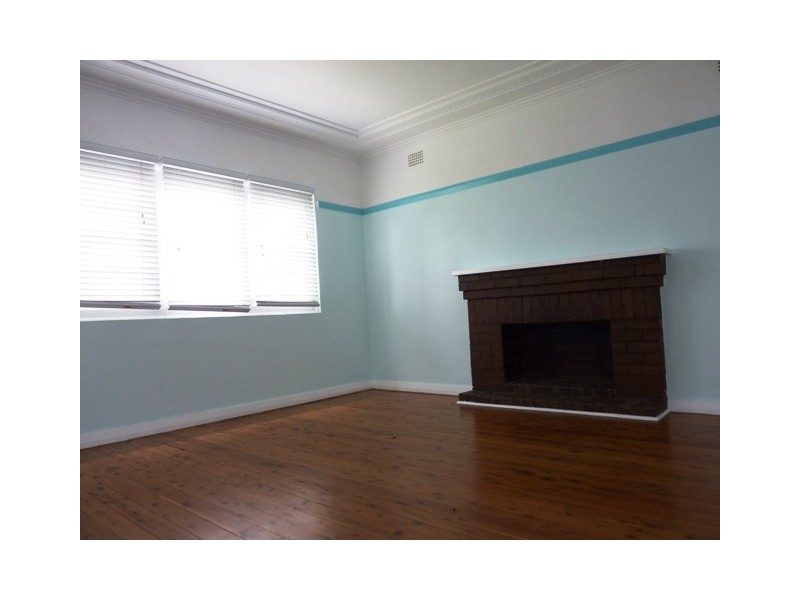 76 Albany Street, Point Frederick NSW 2250