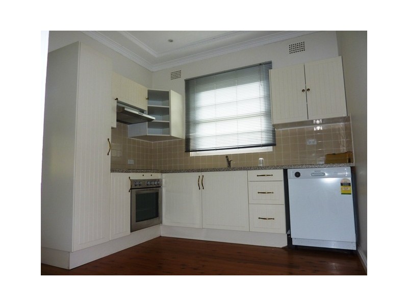 76 Albany Street, Point Frederick NSW 2250