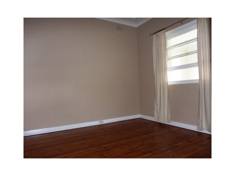 76 Albany Street, Point Frederick NSW 2250