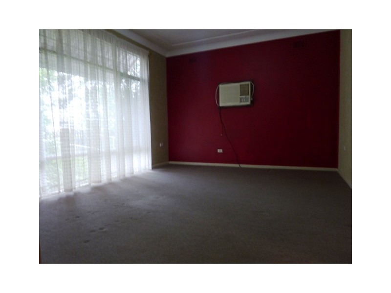 8 Gonaro Road, West Gosford NSW 2250