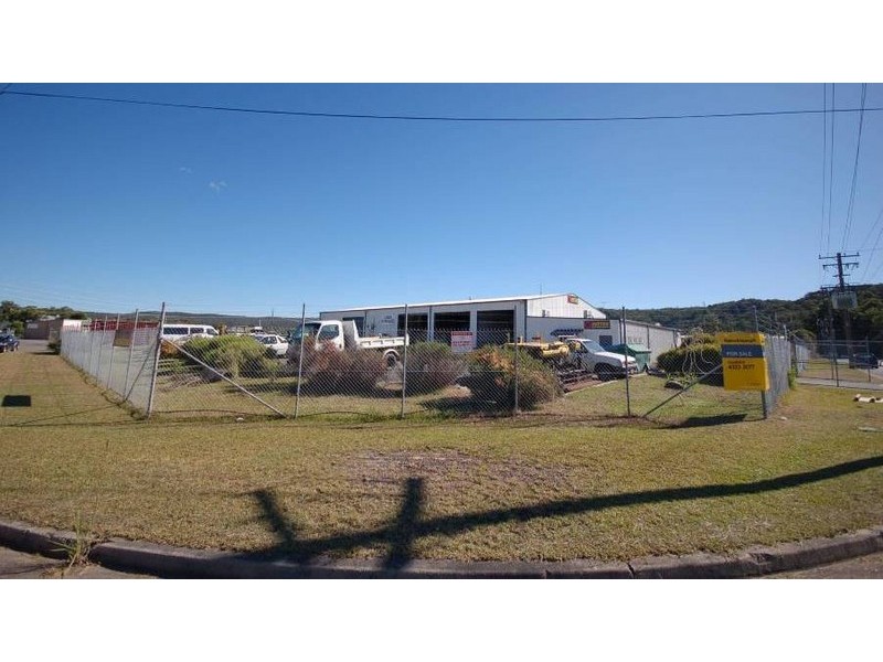 18 BOWEN, West Gosford NSW 2250