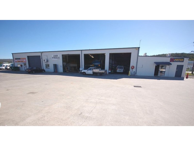 18 BOWEN, West Gosford NSW 2250