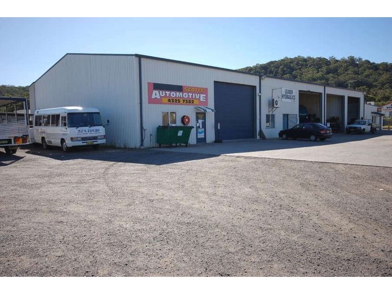 18 BOWEN, West Gosford NSW 2250