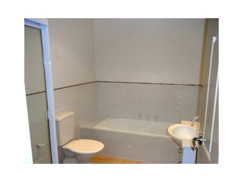 12/3-5 Shortland Street, Gosford NSW 2250