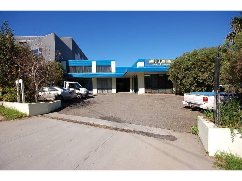 8 Barralong Road, Erina NSW 2250