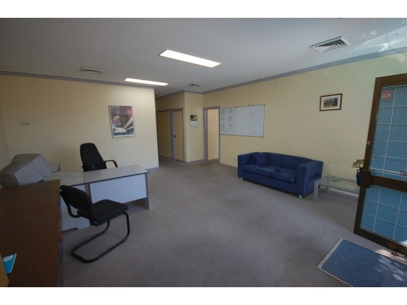 8 Barralong Road, Erina NSW 2250