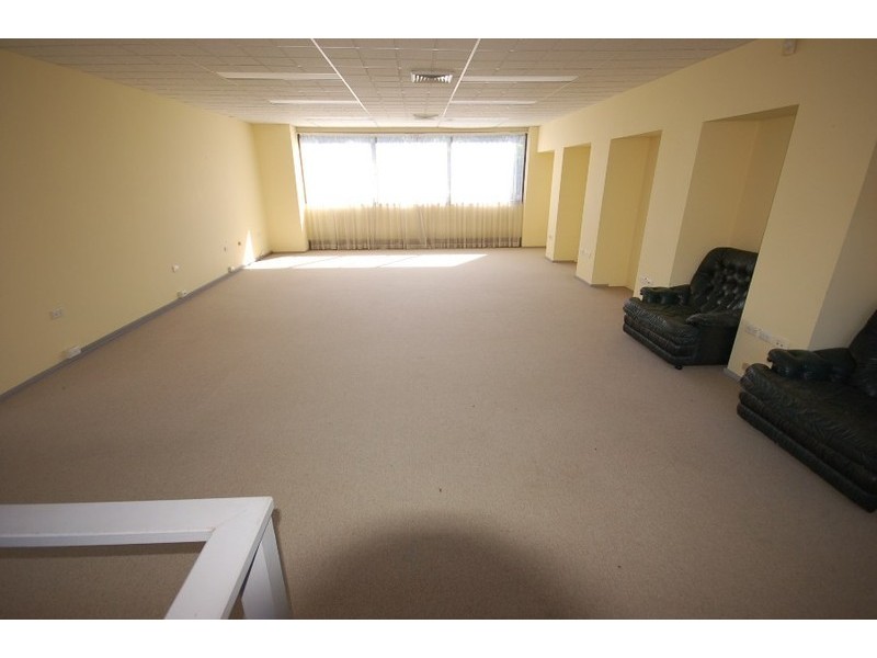 8 Barralong Road, Erina NSW 2250