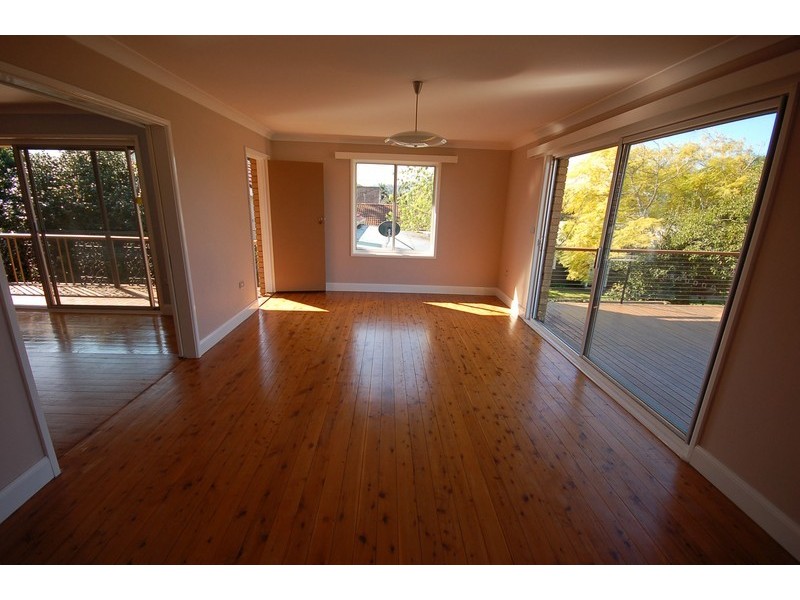 1 Eulalia Avenue, Point Frederick NSW 2250