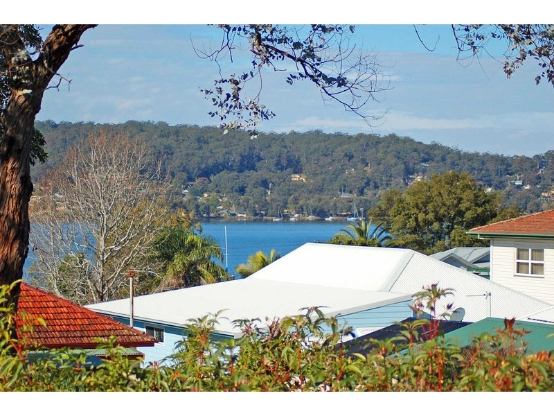 1 Eulalia Avenue, Point Frederick NSW 2250