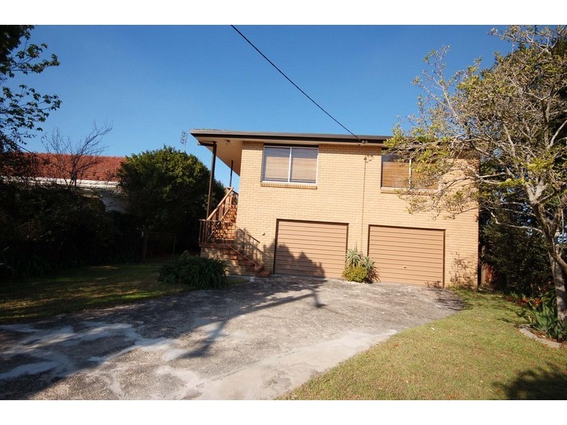 1 Eulalia Avenue, Point Frederick NSW 2250