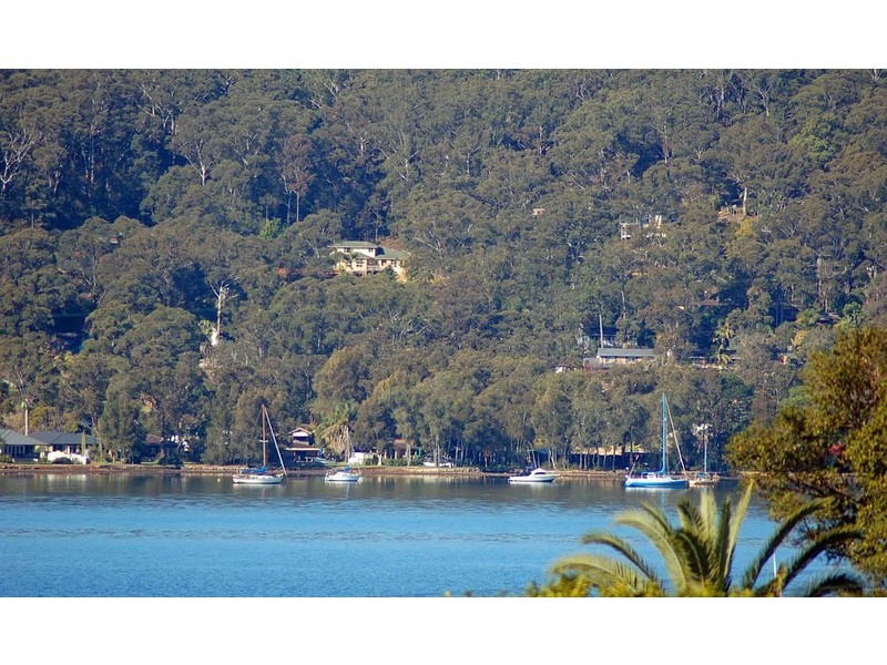 1 Eulalia Avenue, Point Frederick NSW 2250