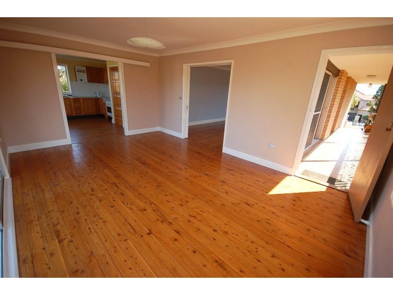 1 Eulalia Avenue, Point Frederick NSW 2250