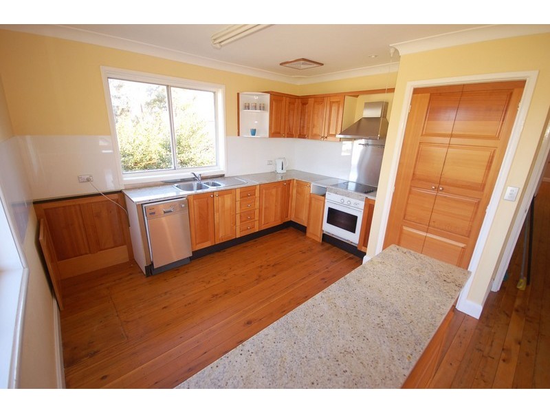 1 Eulalia Avenue, Point Frederick NSW 2250