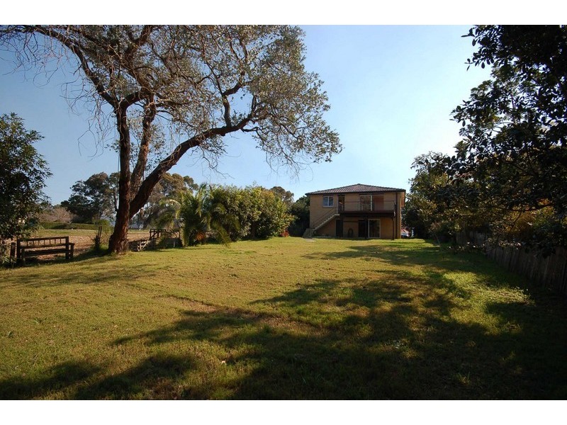 1 Eulalia Avenue, Point Frederick NSW 2250