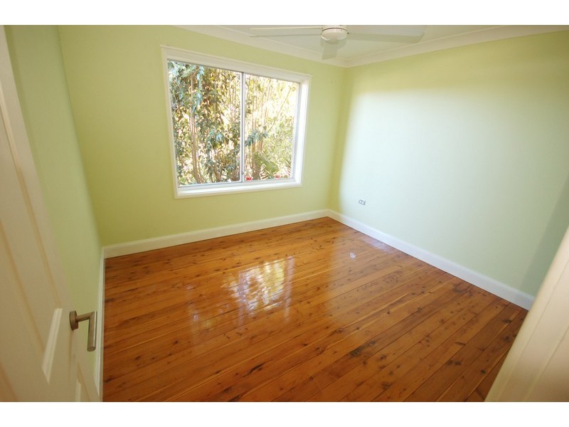 1 Eulalia Avenue, Point Frederick NSW 2250