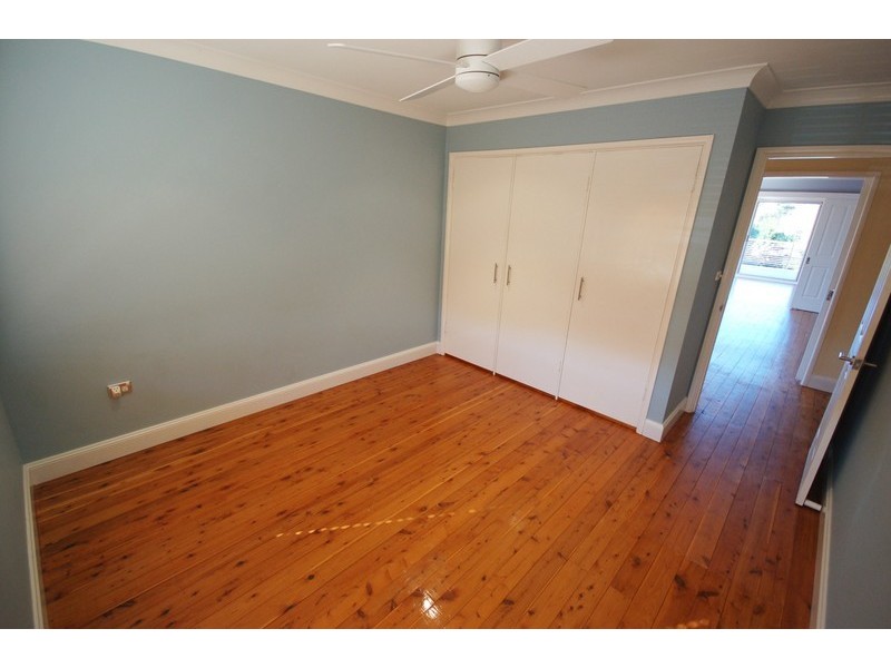 1 Eulalia Avenue, Point Frederick NSW 2250