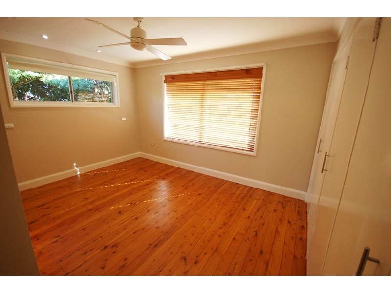 1 Eulalia Avenue, Point Frederick NSW 2250