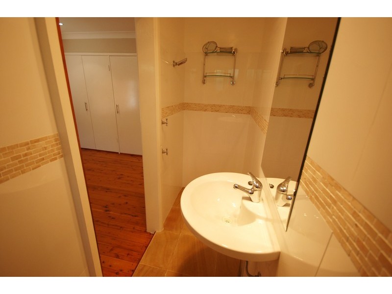 1 Eulalia Avenue, Point Frederick NSW 2250