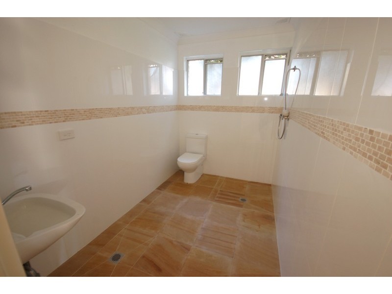 1 Eulalia Avenue, Point Frederick NSW 2250