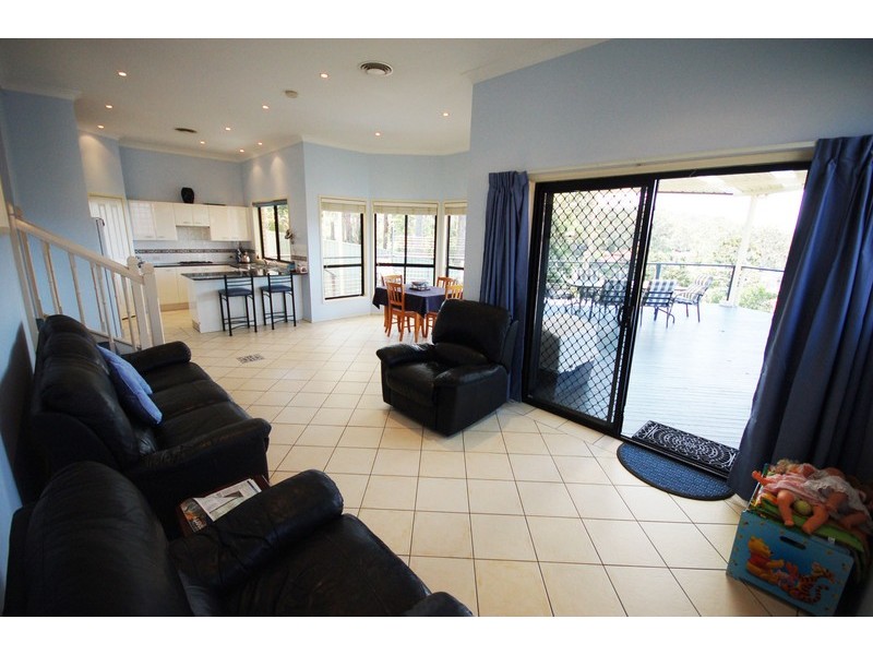 24 Hillgrove Close, Ourimbah NSW 2258